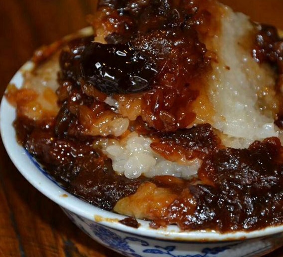 陝西大哥賣小吃，每天3&colon;00就營業，給兒子媳婦買了67萬的房子