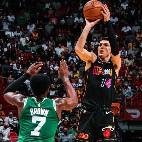 安東尼、庫裡、莫蘭特領銜,本賽季發揮亮眼的10位“老中青”球星 安東尼、庫裡、莫蘭特領銜,本賽季發揮亮眼的10位“老中青”球星