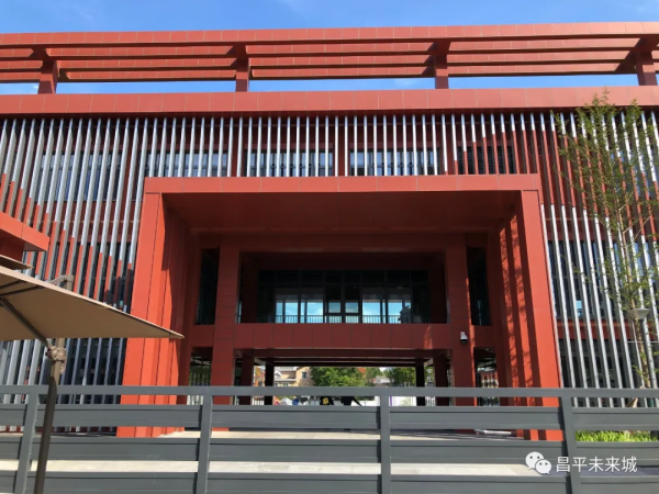 未來科學城這所學校建築封頂