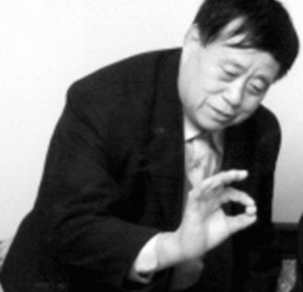 1971年，退伍軍人救下老人，獲贈一個珠寶球，38年後發現價值2億