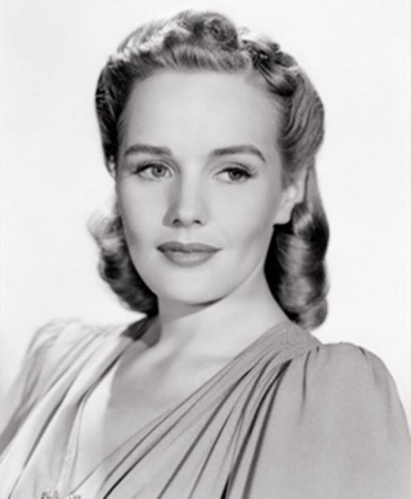 70年女星弗蘭西斯病逝醫院，曾被親媽切除前額葉，還被送進瘋人院