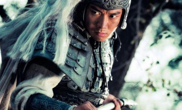 劉備臨死前為何無視趙雲，把兵權給了李嚴？一年後諸葛亮給出答案