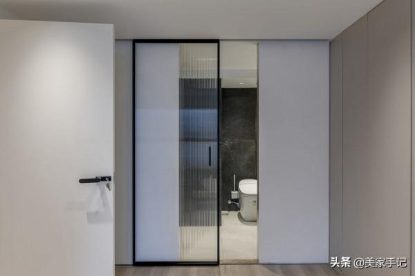 北京夫妻123㎡的家，因巧妙佈置而走紅網路，不要電視牆太香了