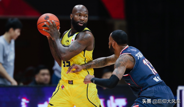 易建聯無奈地搖頭!廣東24分慘敗的背後,是杜鋒哪個環節出了錯? 易建聯無奈地搖頭!廣東24分慘敗的背後,是杜鋒哪個環節出了錯?