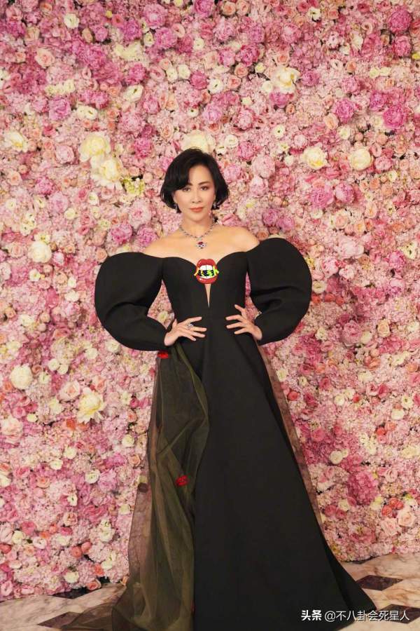 趙雅芝的氣質、李若彤的身材，歲月不敗美人，女神老了也高貴優雅