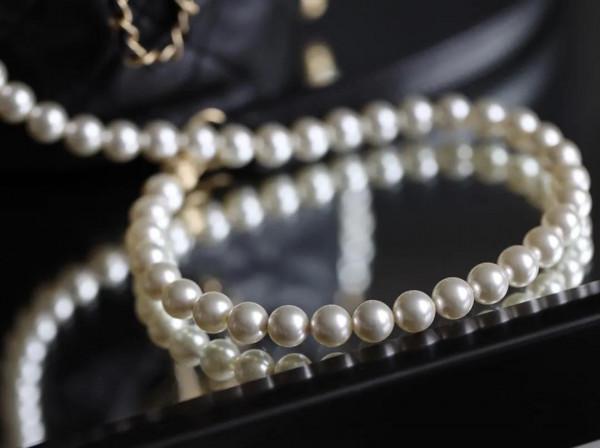 珠迷你水桶包 這樣的包包揹出去回頭率肯定高 珠迷你水桶包 這樣的包包揹出去回頭率肯定高