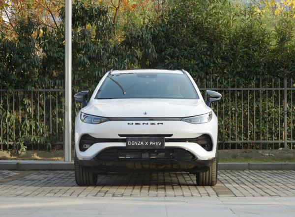 賓士出資打造的SUV，配2.0T與雙電四驅，4.3秒破百，降至20萬出頭