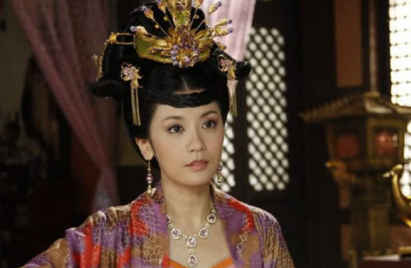 這個盜墓賊太倒黴,和同伴內訌被封於唐代古墓中,牆角枯坐上千年 這個盜墓賊太倒黴,和同伴內訌被封於唐代古墓中,牆角枯坐上千年