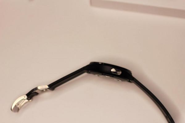 主打健康監測，兼顧續航和戶外使用 - 華碩健康表2代 VivoWatch SP