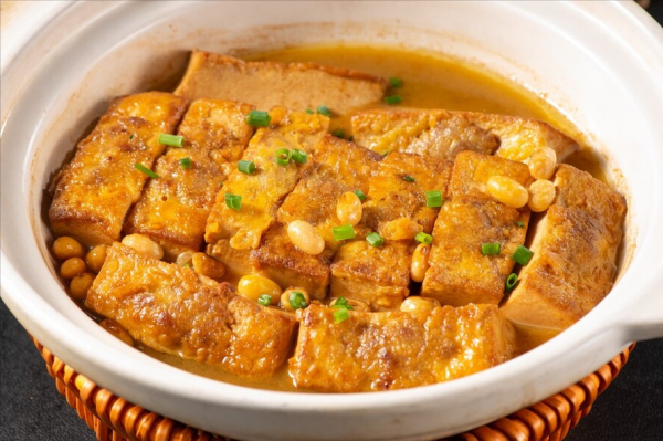 煎豆腐，切忌直接下油鍋，多做這2步，豆腐色澤金黃，不碎不粘鍋