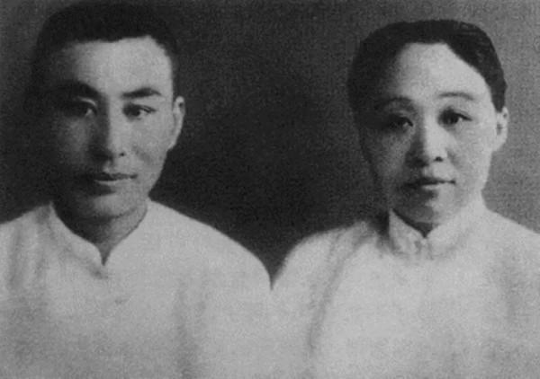 葉聖陶有多牛?課本“語文”兩字出自他手,憑一幅書法抱得美人歸 葉聖陶有多牛?課本“語文”兩字出自他手,憑一幅書法抱得美人歸