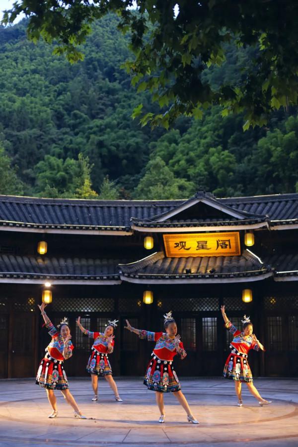 離重慶100公里發現一個避暑佳地！溫泉、漂流、星空、美食都有