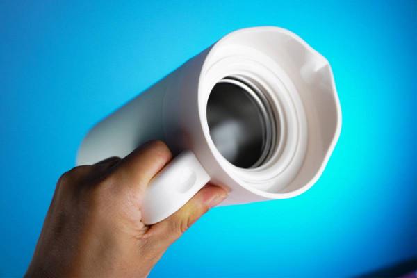 溫度數顯,全效保溫,讓冬天喝水不再冷冰冰 溫度數顯,全效保溫,讓冬天喝水不再冷冰冰