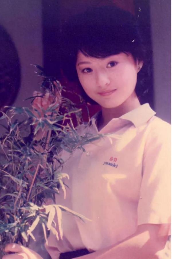 36歲嫁入豪門,6年後被曝出軌“乾兒子”,前夫的話讓她身敗名裂 36歲嫁入豪門,6年後被曝出軌“乾兒子”,前夫的話讓她身敗名裂