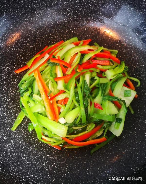 家常炒拉麵有技巧，這樣做比麵館都好吃還不油膩，食材多，真營養