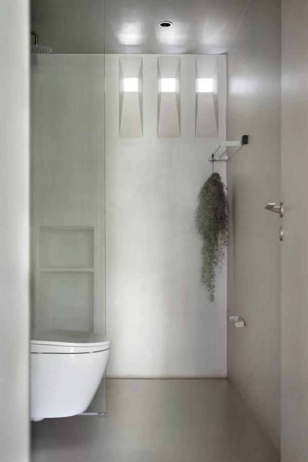 客廳有7m橫窗，女主人建議不裝窗戶全家人都同意了