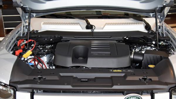 這泥巴真玩不起?拿衛士標軸版去越野,月養車近4千5 這泥巴真玩不起?拿衛士標軸版去越野,月養車近4千5