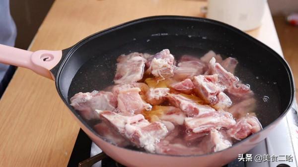 天冷農家小院都怎麼燉排骨?湯濃味鮮,入味暖胃,連喝3碗都不夠 天冷農家小院都怎麼燉排骨?湯濃味鮮,入味暖胃,連喝3碗都不夠