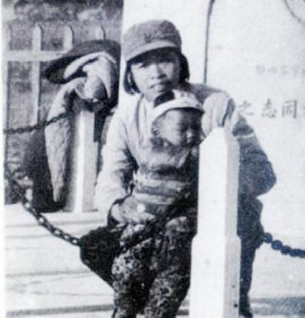 兒子剛出生,妻子就得知丈夫犧牲而哭暈,多年後將兒子培養成上將 兒子剛出生,妻子就得知丈夫犧牲而哭暈,多年後將兒子培養成上將