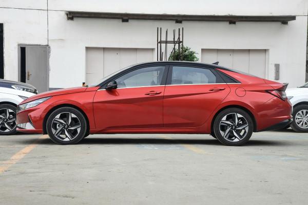 又一耐用可靠的合資車，115馬力+CVT，油耗5.3L，實拍現代伊蘭特