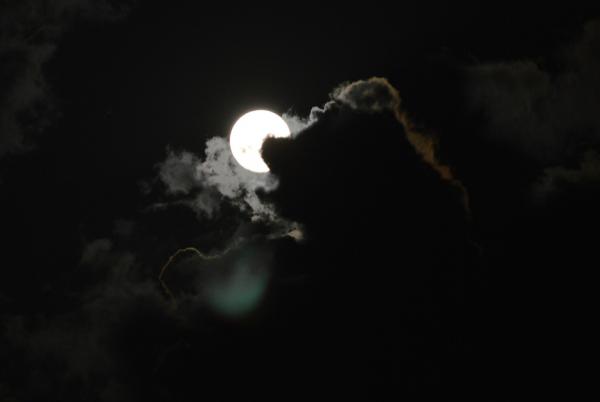 中國人5000年探月簡史,曾有人自制火箭昇天,被炸得粉身碎骨 中國人5000年探月簡史,曾有人自制火箭昇天,被炸得粉身碎骨