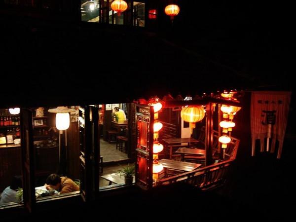 一個人的水鄉行：西塘，夜色裡的邂逅