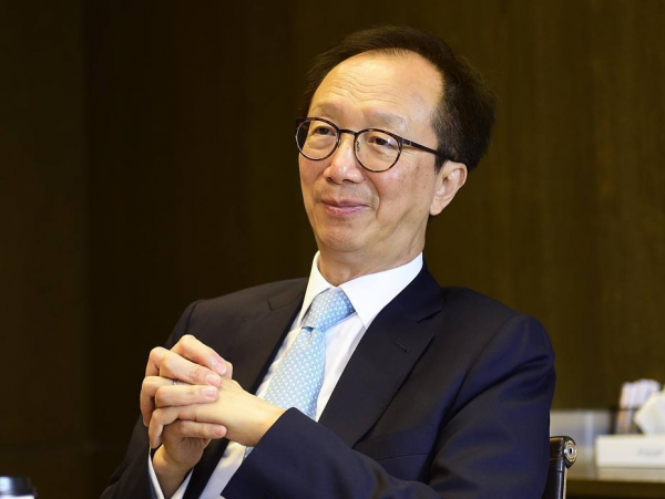 伏明霞24歲嫁50歲富商,5年生下三子女,今女兒成人禮丈夫送豪宅 伏明霞24歲嫁50歲富商,5年生下三子女,今女兒成人禮丈夫送豪宅