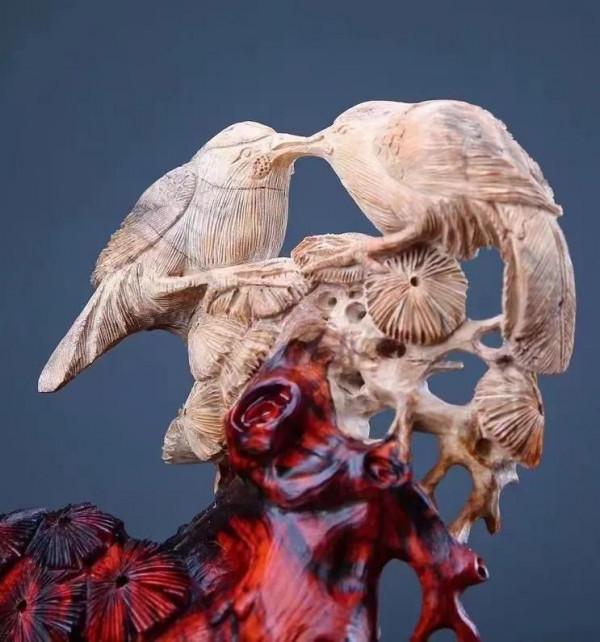 一塊雕刻在木頭上的愛情故事！小葉紫檀木雕&CenterDot;白頭偕老