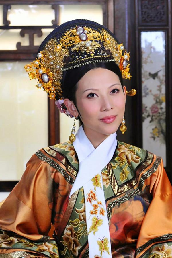 姐弟戀到底有多香，這4位嫁給“小丈夫”的女星，個個都是倒貼