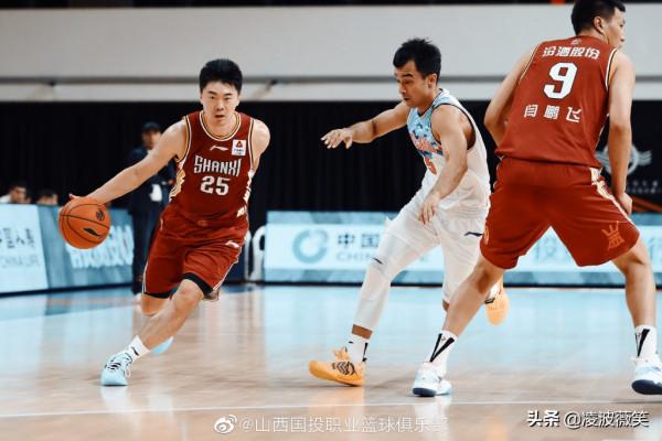 費爾德邢志強合砍50分,楊學增硬扛阿的江,CBA山西112-97新疆 費爾德邢志強合砍50分,楊學增硬扛阿的江,CBA山西112-97新疆