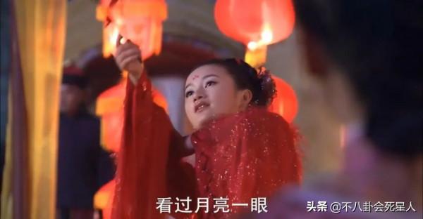 同一部劇中穿相同衣服的對比：楊冪美過佟麗婭，趙麗穎更勝一籌