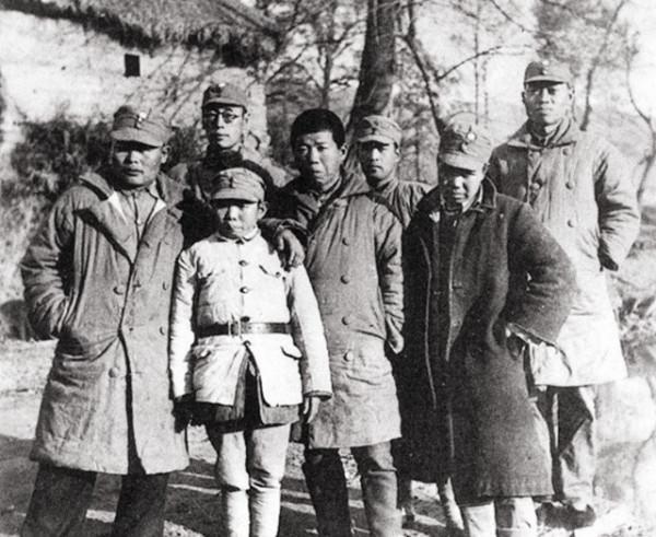 關鍵時刻，小兵下命令：首長，你現在得歸我指揮！讓將軍永生難忘