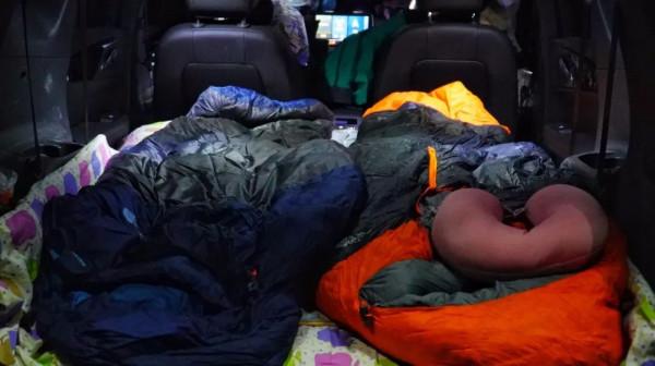 穿越西藏阿里中線,地上只有車轍印,這種路就是轎車能力的極限 穿越西藏阿里中線,地上只有車轍印,這種路就是轎車能力的極限