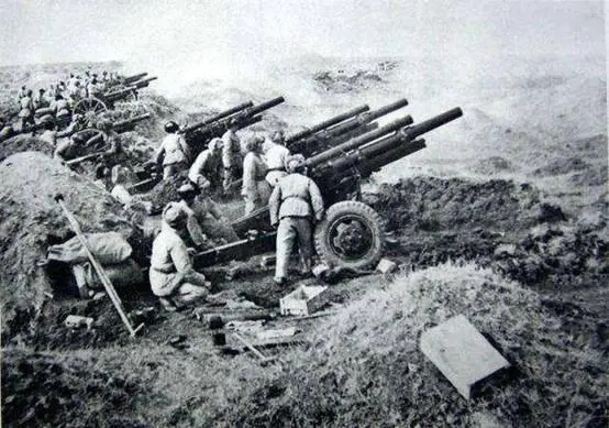 國軍少將陳噓雲身負重傷，陳茂輝力排眾議，用擔架將其抬下孟良崮