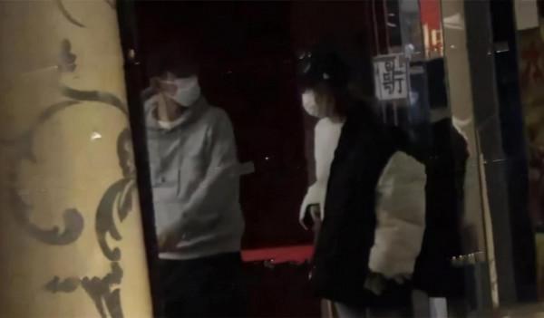 分手景甜後，張繼科再被爆出新戀情？開豪車看電影逛超市極其甜蜜