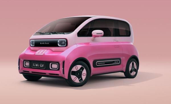 粉紅的回憶!KiWi EV宋茜定製車亮相,命名“豬小八”,少女感爆棚 粉紅的回憶!KiWi EV宋茜定製車亮相,命名“豬小八”,少女感爆棚