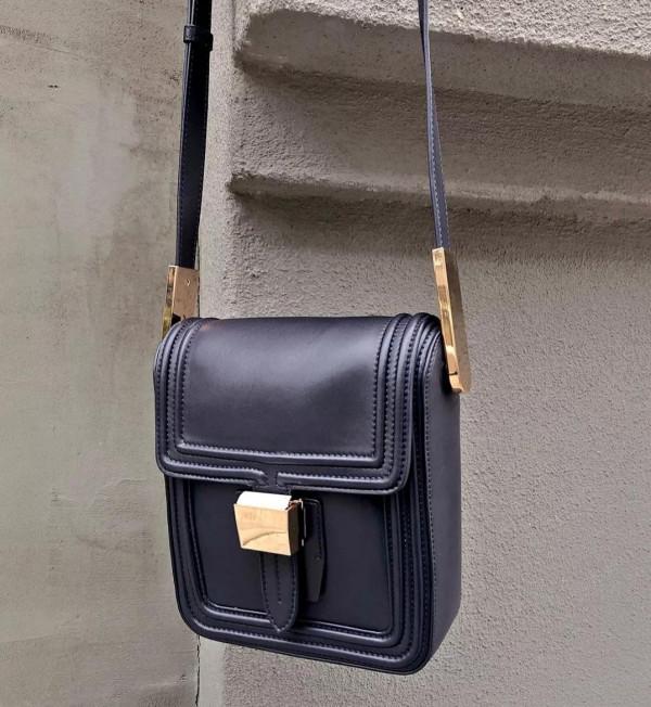 GabrielaHearst21秋冬/22早春單品欣賞