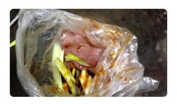 廣東人經常吃蜜汁叉燒肉是怎麼做。現在就教你