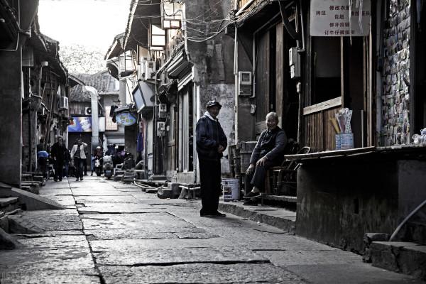 生活艱難,請別用父母的錢追尋詩和遠方 生活艱難,請別用父母的錢追尋詩和遠方