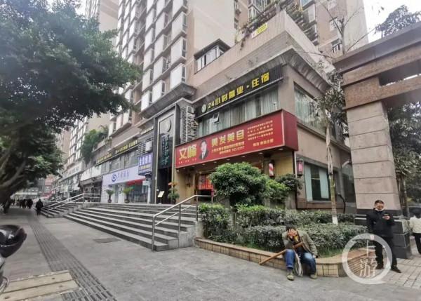 起底文峰：洗頭變洗腦