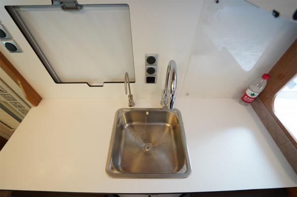 雙層地板的房車？國產房車大升級！羅曼特斯C100橫床版房車