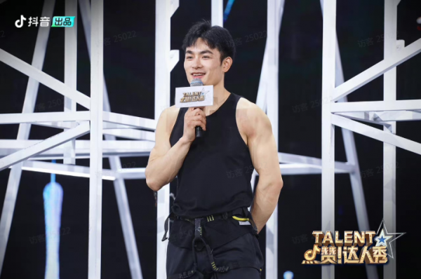 前方高能！謝霆鋒居然在《點贊！達人秀》現場蹦迪