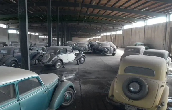 伊朗王室豪車展:從鍍金保險槓到希特勒的贈禮 伊朗王室豪車展:從鍍金保險槓到希特勒的贈禮