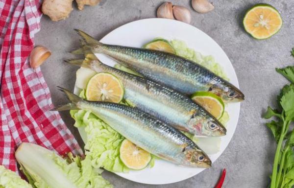 “轉骨趁秋天”，秋天孩子吃什麼長高快，家長不用動腦跟著吃