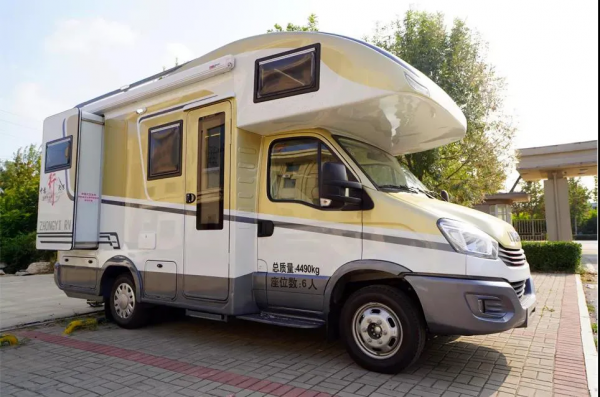 商務範十足 實用性拉滿 2022款中意旅行家商務版