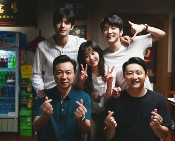 《以家人之名》的賀梅，時隔1年與張新成二搭，還與張子楓重逢了