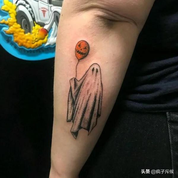 瘋狂的紋身貼:西方萬聖節狂歡夜貼在身上的紋身貼 瘋狂的紋身貼:西方萬聖節狂歡夜貼在身上的紋身貼