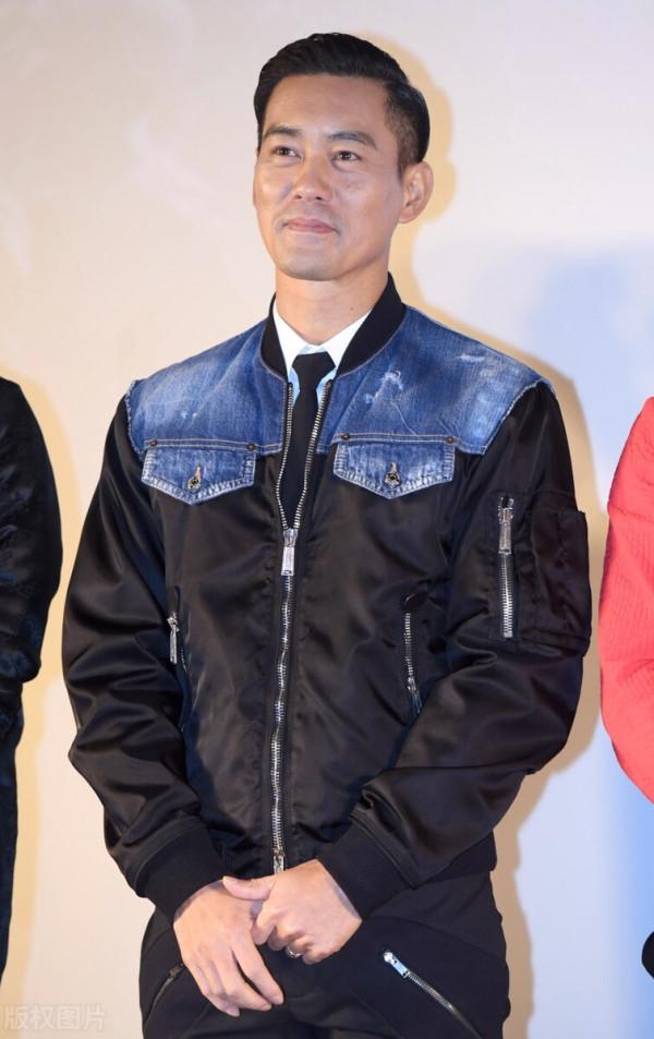 還記得斧頭幫琛哥嗎？簽約星爺8年演兩部戲，最終靠演李小龍走紅