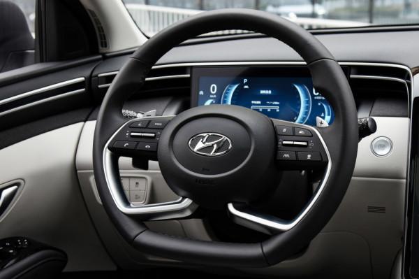 顏值即正義!是你你選誰?途勝L對比RAV4榮放 顏值即正義!是你你選誰?途勝L對比RAV4榮放