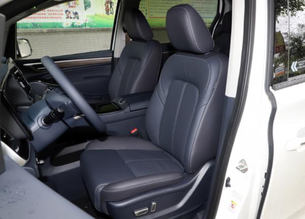 家用車還是以座位多，省油為主，這三款車，上坡有勁，耐用性好